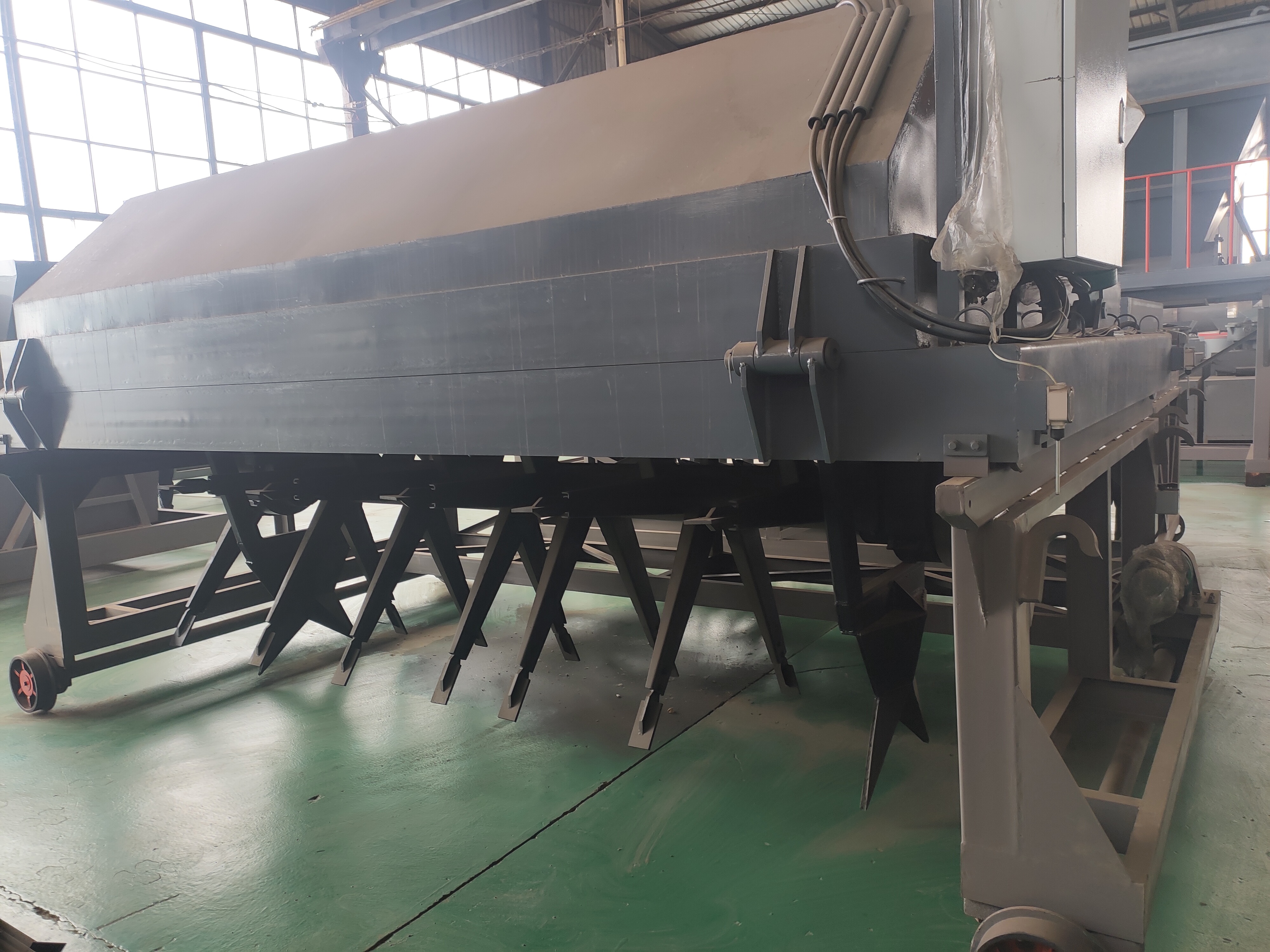 一般建議使用動物糞便。有機質(zhì)含量越，效果就越好，這是真的嗎？(圖1)